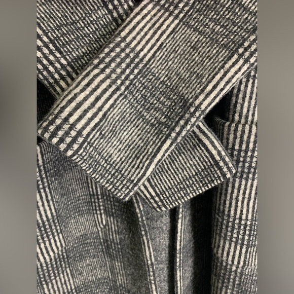 Aritzia Babaton Black White Plaid Shawl Extra Fine 100% Merino Wool Jacket Robe - Picture 7 of 13